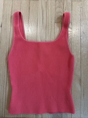 5 for $25 // Aritzia Babaton Sculpt knit tank top square neck peach pink medium